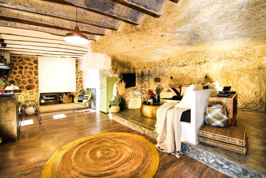 XUQ Hotels