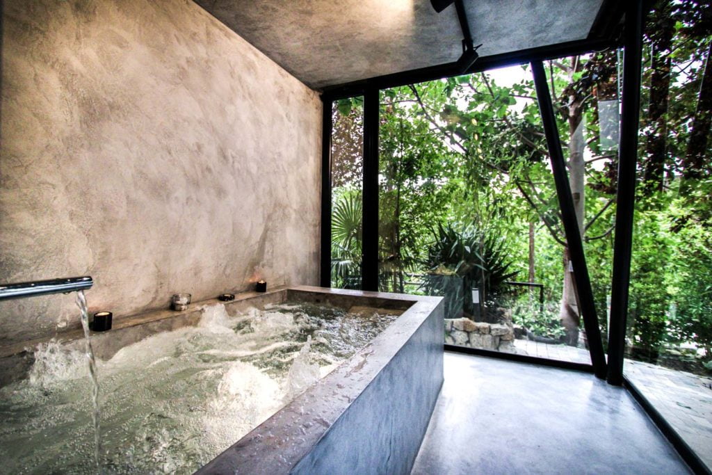 XUQ Hotels