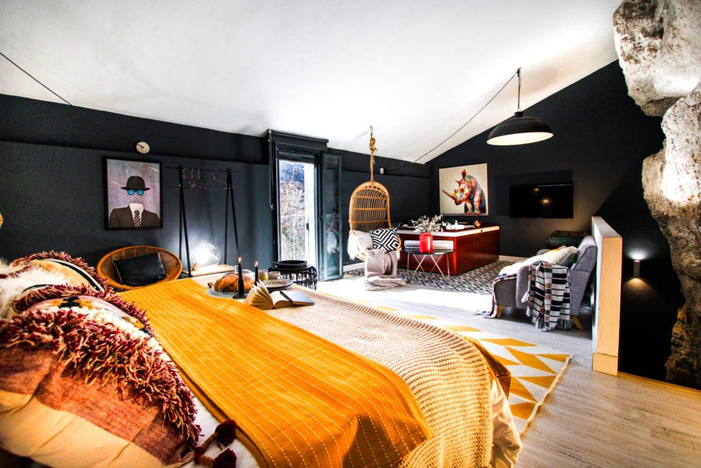 XUQ Hotels